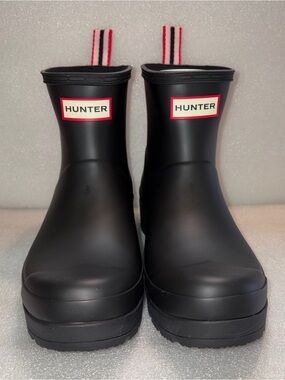 Hunter Women’s Play Short Rain Boots with Pull Tabs US8